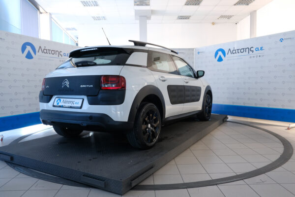 CITROEN-C4-CACTUS-2016-11-latsis.gr