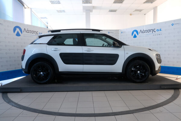 CITROEN-C4-CACTUS-2016-13-latsis.gr