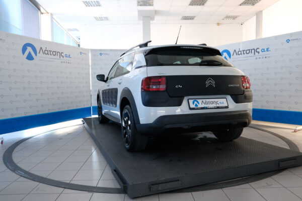 CITROEN-C4-CACTUS-2016-9-latsis.gr