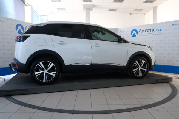 PEUGEOT-3008-2018-27-latsis.gr