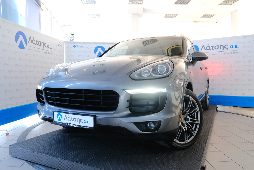 PORSCHE-CAYENNE-2015-ΓΚΡΙ--1-latsis.gr