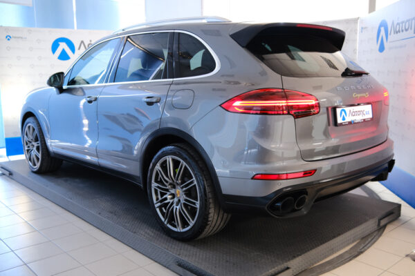 PORSCHE-CAYENNE-2015-ΓΚΡΙ–54-latsis.gr