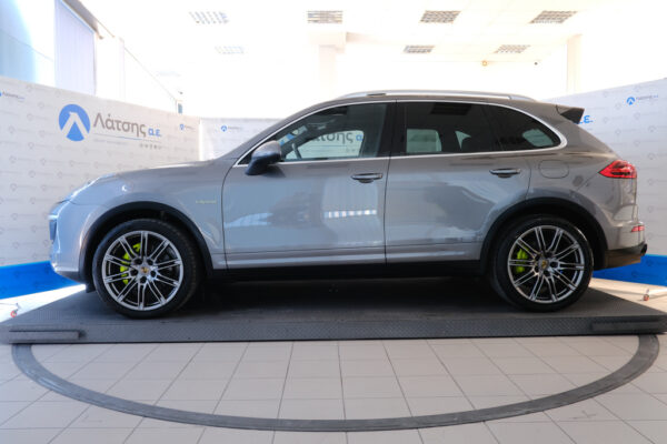 PORSCHE-CAYENNE-2015-ΓΚΡΙ–8-latsis.gr